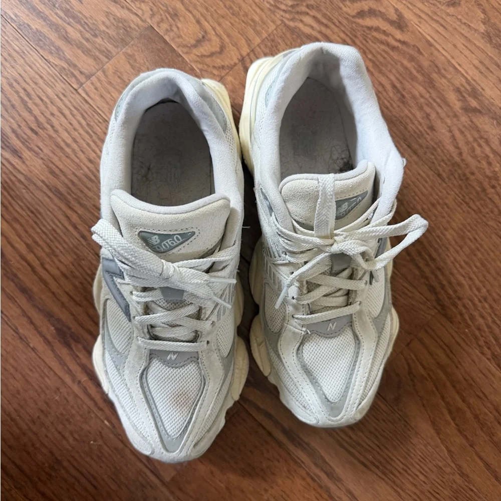 New Balance 9060 - Picture 2 of 4